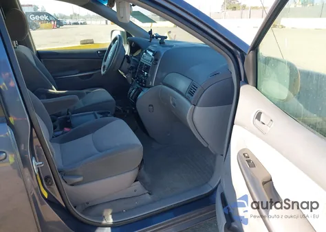 2010 Toyota Sienna Le from USA, damaged, VIN 5TDKK4CC9AS317399